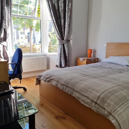 Daniari Guest Rooms Erith Экстерьер фото