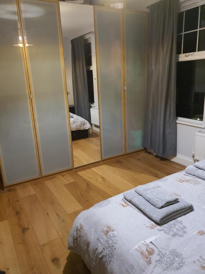 Daniari Guest Rooms Erith Экстерьер фото